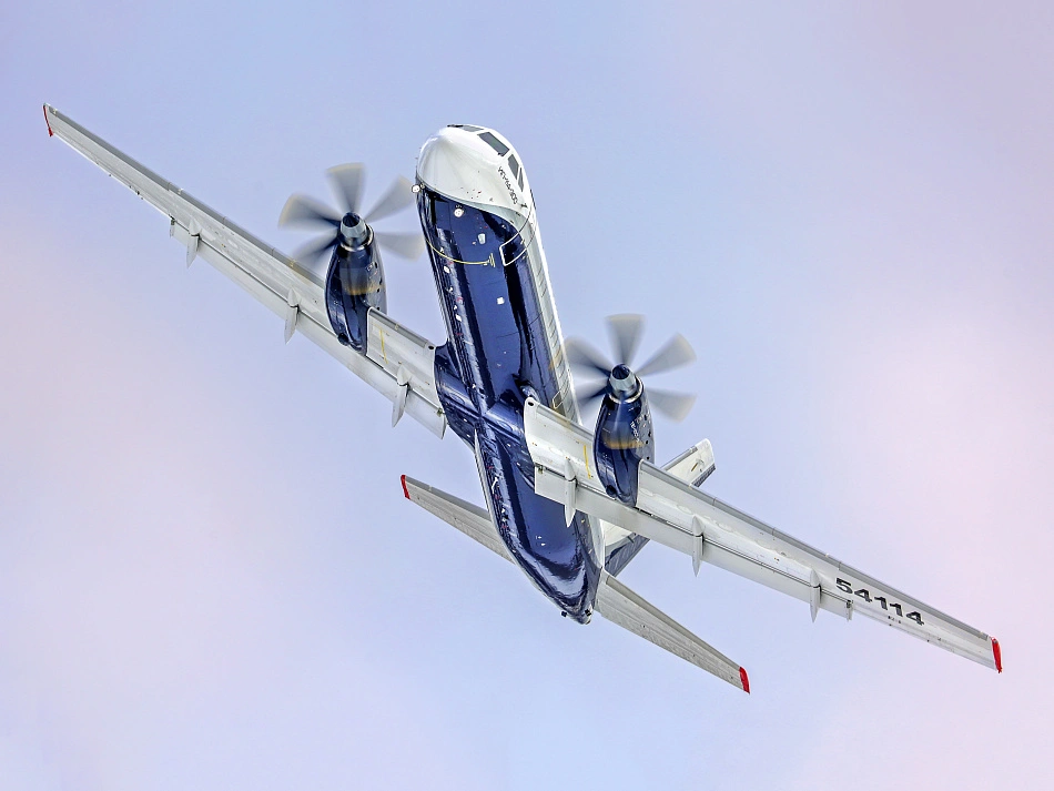 Минтранс объявил о выходе Ил‑114‑300 на финальную стадию сертификации. Машина должна заменить устаревшие Ан‑24 и Як‑40 и обеспечить авиасообщение в Сибири и на Дальнем Востоке, однако программа сталкивается с затяжными задержками и проблемами с двигателями.