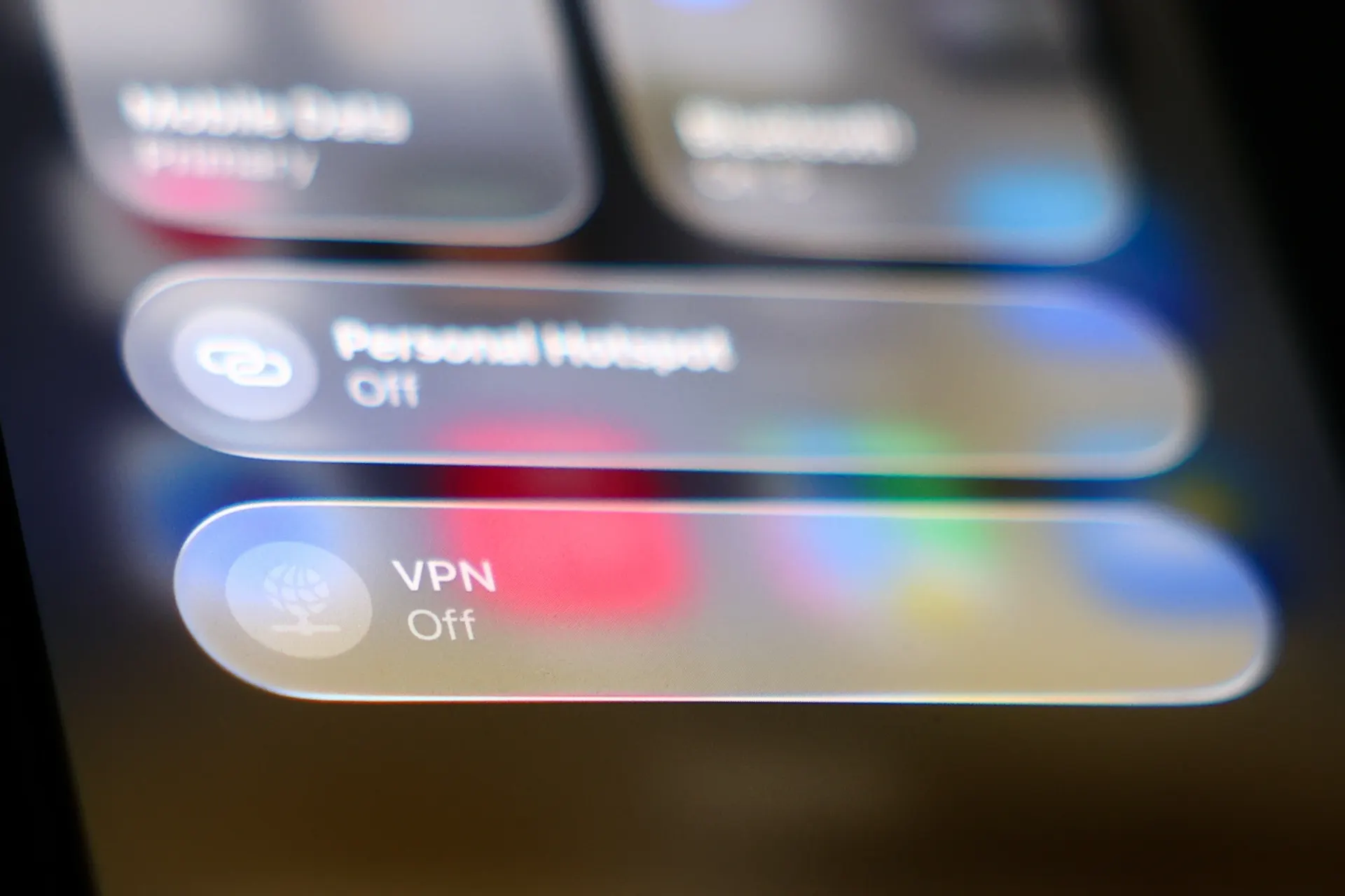После требований ограничивать доступ через VPN некоторые площадки, ранее недоступные при включённом VPN, вновь открываются для части пользователей; другие по‑прежнему работают только без обхода блокировок.