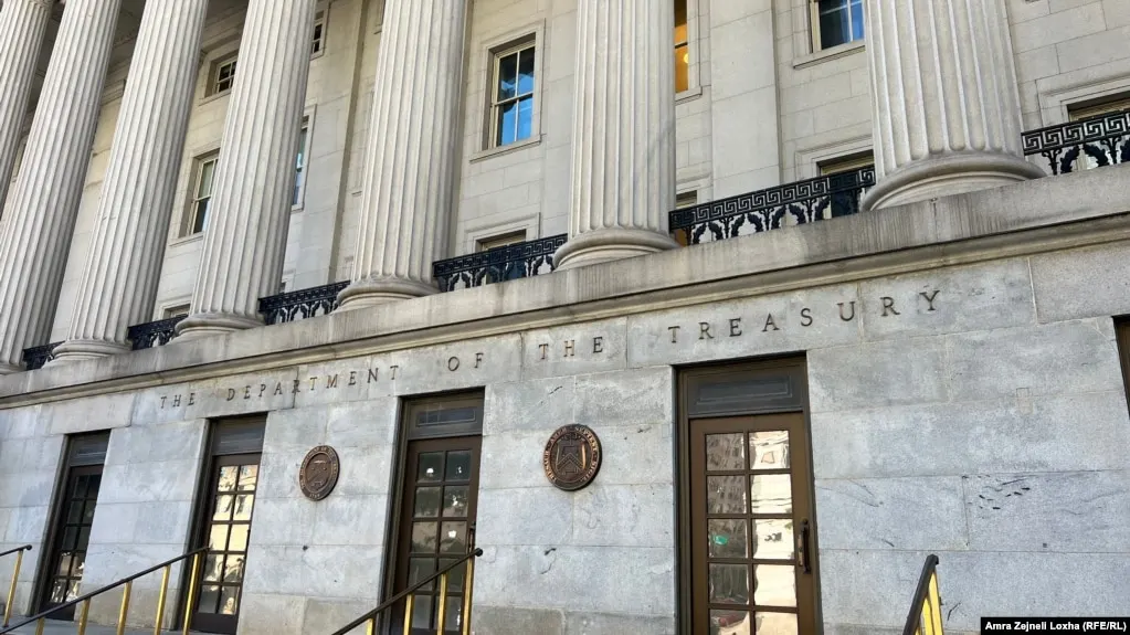 Минфин США объявил о новом пакете санкций против физических и юридических лиц из Ирана, Турции и ОАЭ, которых Вашингтон обвиняет в помощи Тегерану в закупке оружия и пополнении запасов ракет и беспилотников.