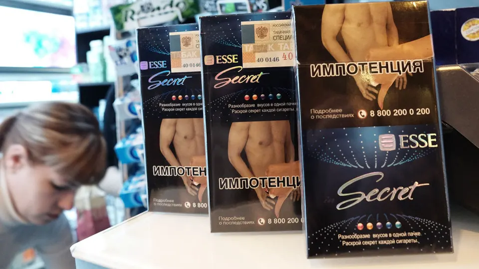 Зампред комитета Госдумы по охране здоровья допустил введение в России пожизненного запрета на курение для людей, родившихся после 2008 года, по аналогии с британской реформой «поколения без курения». В парламенте также готовят инициативы о запрете ввоза электронных сигарет и вейпов.