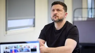 Президент Украины Владимир Зеленский утверждает, что российские власти ограничивают интернет и мессенджеры в рамках подготовки к всеобщей мобилизации и возможному новому наступлению, не исключая при этом провокаций против стран Балтии для проверки реакции НАТО.