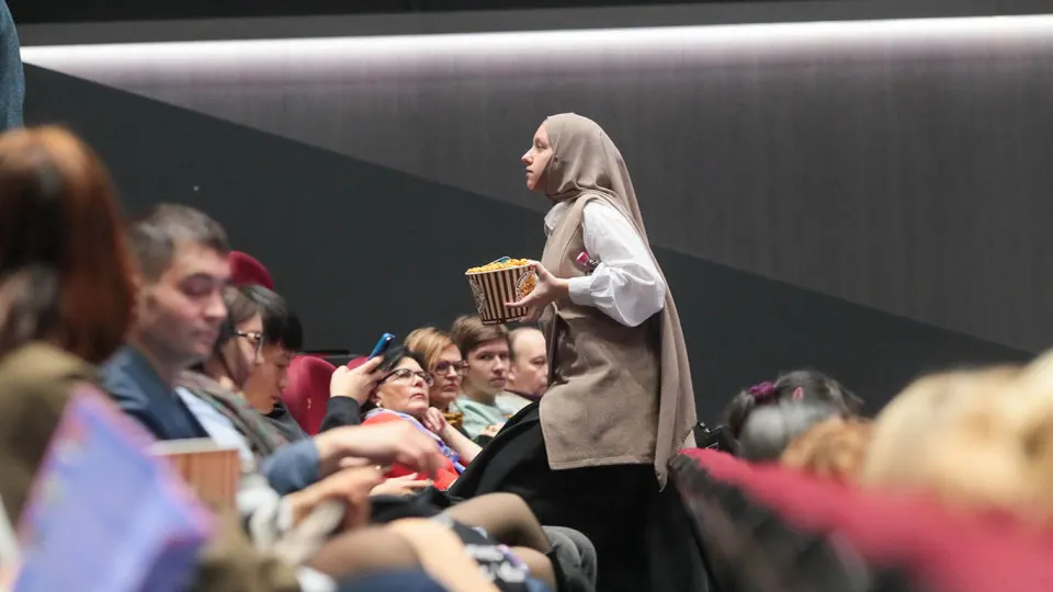 Ассоциация владельцев кинотеатров и российские кинопрокатчики призвали с 30 апреля по 11 мая не демонстрировать иностранные фильмы без прокатных удостоверений, чтобы поддержать отечественные релизы, включая картину «Литвяк».