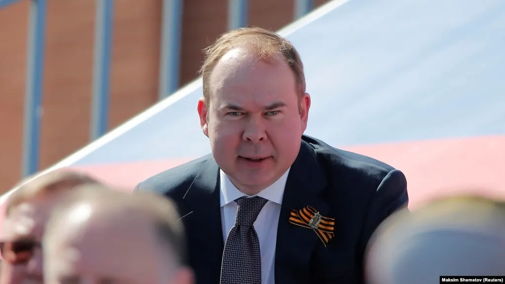 Мать главы администрации президента и мать вице-премьера, по данным финансовой документации, получили миллиарды рублей прибыли, выступая кредиторами оборонной группы «Сфера» и получателями прав требования по ее долгам.