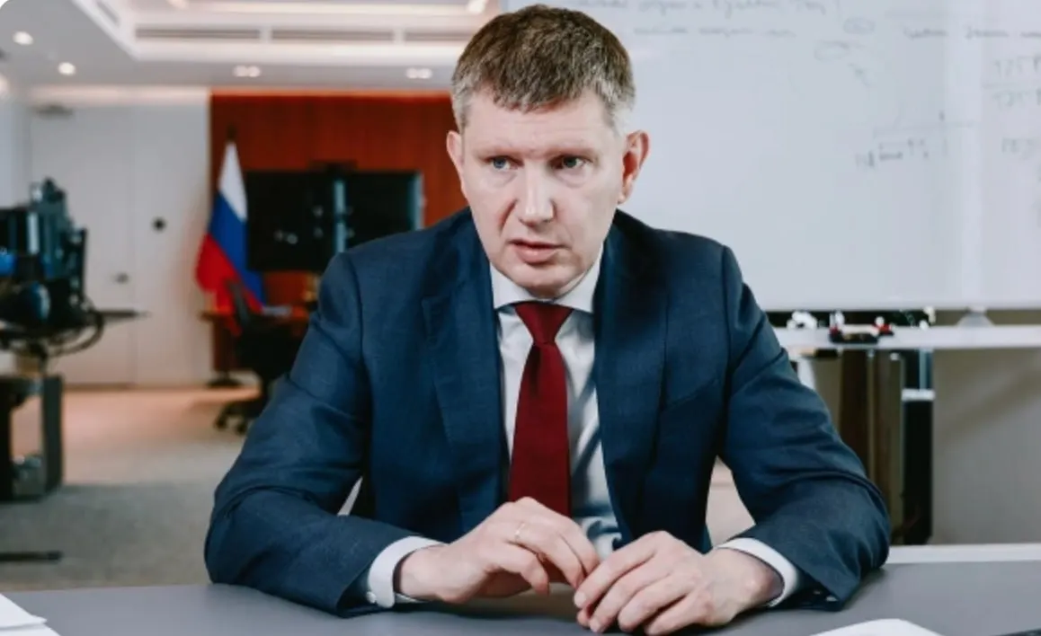 Министерство считает ключевыми направлениями структурные изменения, бюджетную консолидацию и сохранение гибкости экономики для роста инвестиций, занятости и производительности.