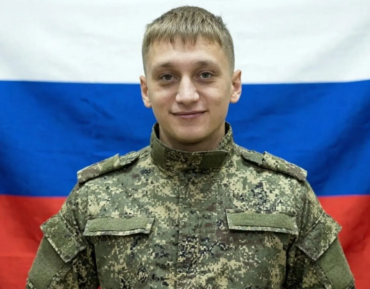 23‑летний студент из Бурятии подписал контракт на службу в войска БПЛА в январе и погиб под Луганском через три месяца — его смерть считается первым подтверждённым случаем среди студентов, призванных по новой кампании вербовки.