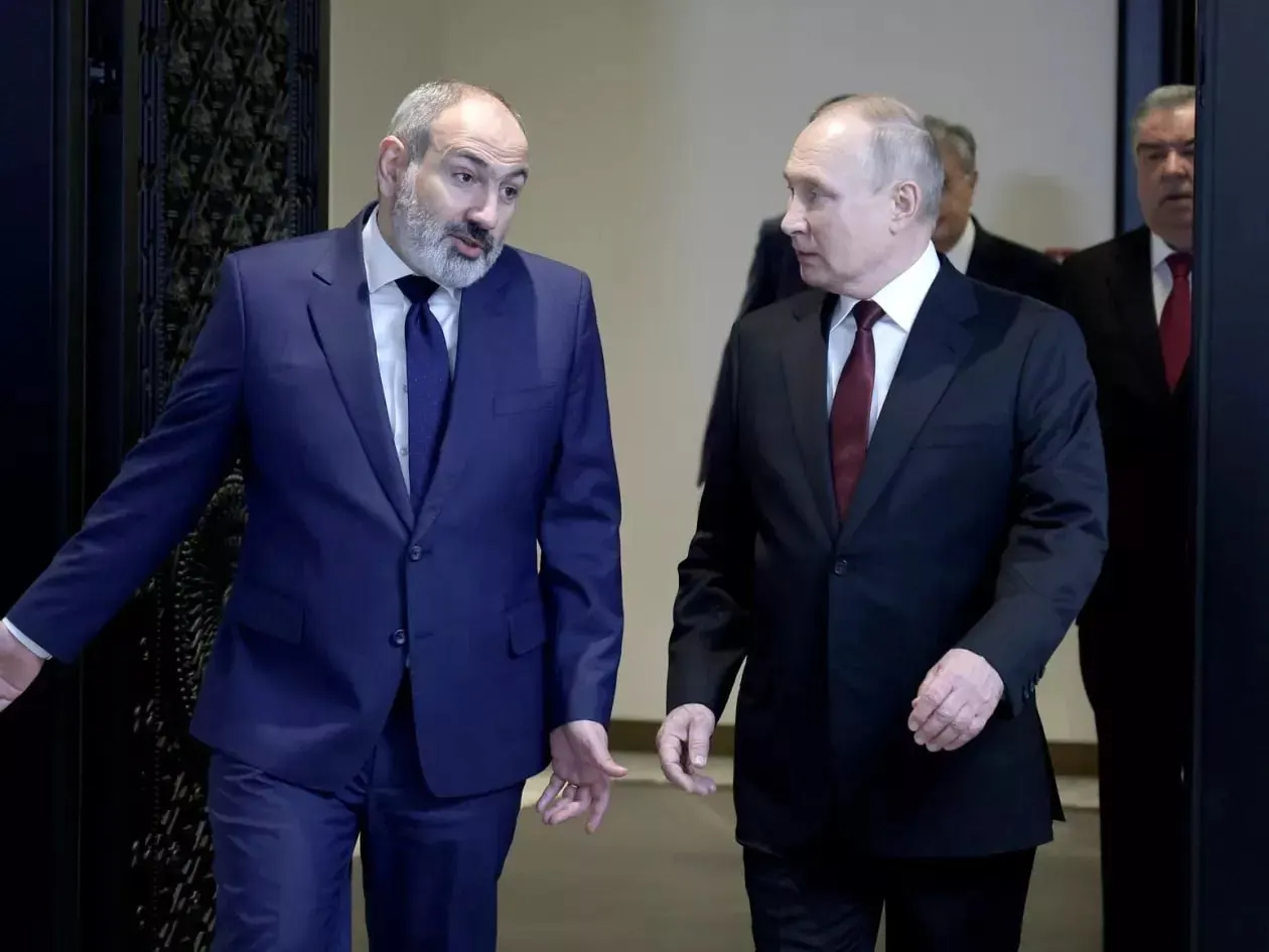 Премьер-министр Армении заявил, что Ереван не станет вводить антироссийские санкции Евросоюза и не будет помогать в их обходе, подчеркнув уязвимость экономики страны.