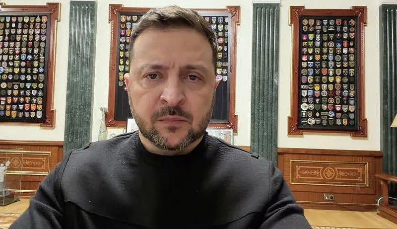 Разведка, в том числе с помощью зарубежных партнёров, получила сведения о подготовке Россией удара с применением «Орешника», возможен комбинированный удар. Президент призвал граждан реагировать на сигналы тревоги и пользоваться укрытиями.