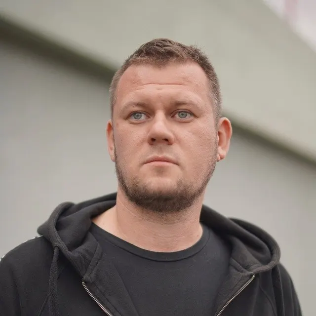 Российский Минюст включил в реестр «иностранных агентов» украинского блогера и журналиста Дениса Казанского. Он заявил, что не имеет российского гражданства и ожидал более тяжёлых обвинений, вплоть до объявления террористом.