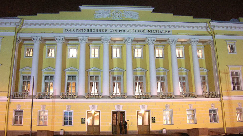 Председатель Конституционного суда считает, что антикоррупционные иски не должны подпадать под обычные сроки давности; это способствует деприватизации и изъятию крупных активов.