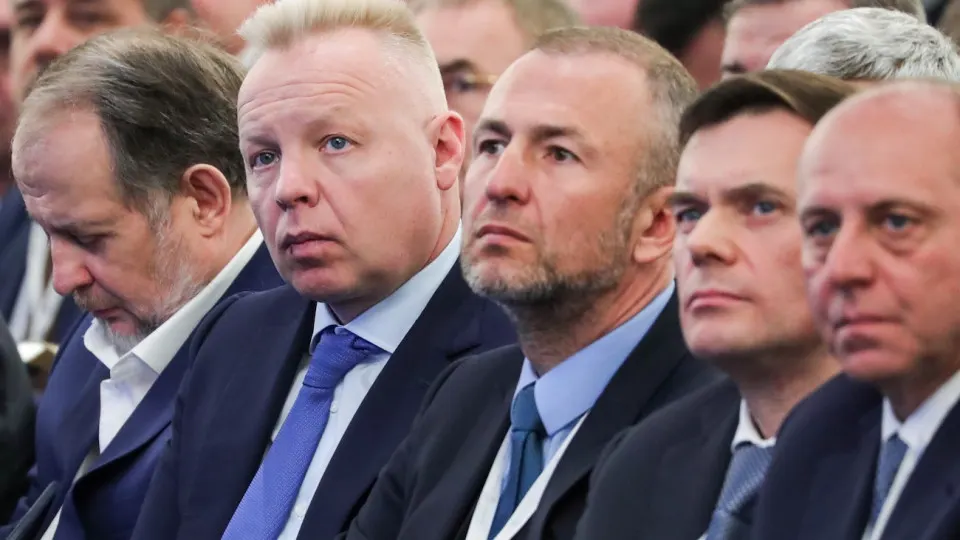 Российский союз промышленников предложил не публиковать в интернете сведения и судебные акты по искам компаний, требующим компенсаций из‑за санкций. Инициатива обсуждается в администрации и профильных ведомствах; у предложения есть как сторонники, так и противники.