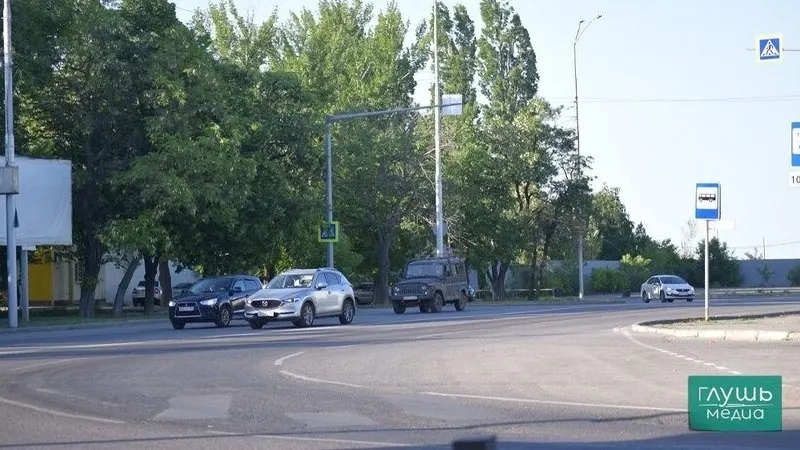 В утверждённой правительственной стратегии по безопасности дорожного движения до 2030 года предусмотрены новые меры: дополнительные медосвидетельствования и лечение для пьяных водителей, проверка знаний ПДД у лишённых прав и внесудебная блокировка сайтов с призывами к нарушению правил или услугами по подделке документов.