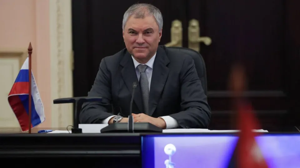 Председатель Госдумы заявил, что использование западного оружия и спутниковых технологий для атак по гражданским объектам может вынудить Россию применить «оружие, которое не оставит следа ни от кого». После удара по Старобельску последовали ответные военные и дипломатические шаги.