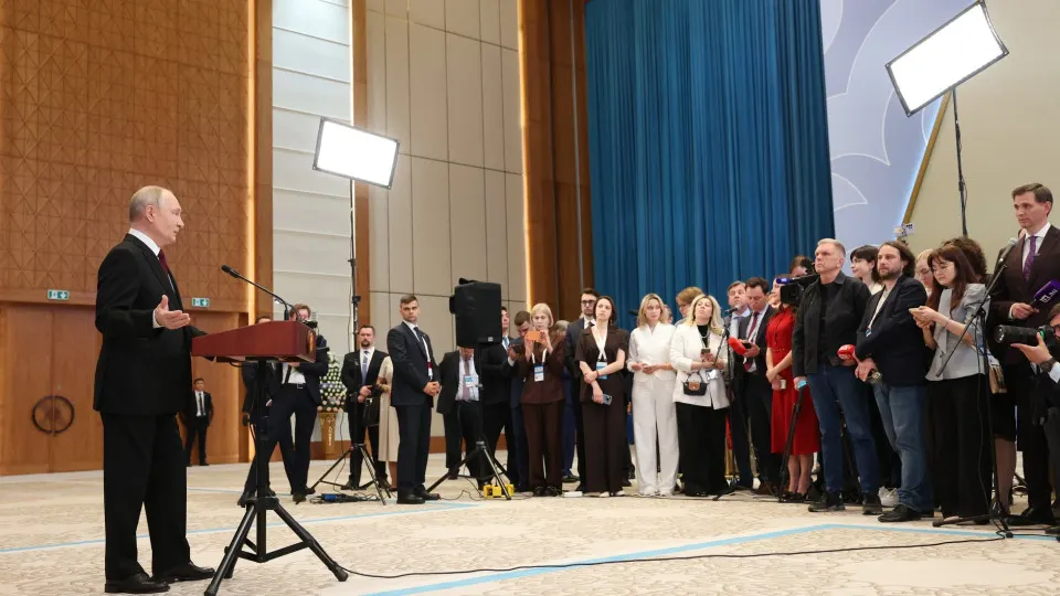 На пресс‑конференции по итогам саммита ЕАЭС президент заявил, что Россия обладает всеми средствами для ответных ударов по тем, кто попытается атаковать российские объекты, и вновь связал стремление Армении к евроинтеграции с «украинским сценарием».
