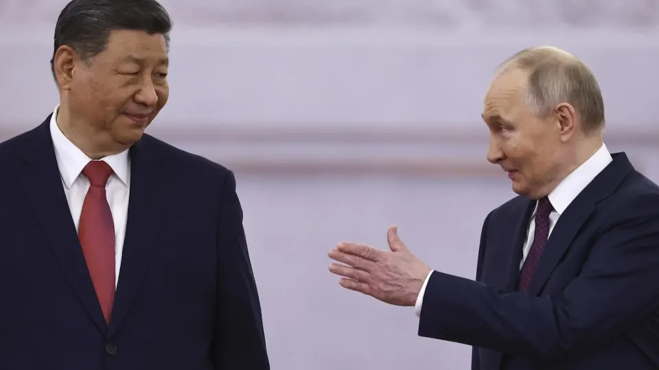 Во время предстоящего визита Владимир Путин попытается убедить Пекин согласовать строительство газопровода «Сила Сибири‑2». В делегацию входят главы «Роснефти» и «Газпрома», а также ряд вице‑премьеров и министров; ключевые вопросы — цена, инвестиционные условия и сроки реализации проекта.