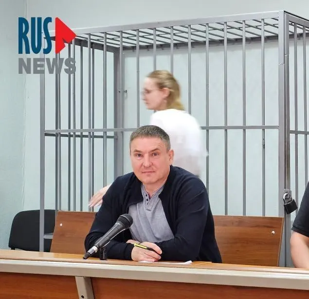 Правозащитник Алексей Соколов утверждает, что в карцере дают бумагу и ручку лишь на полтора часа в день, чего часто не хватает для подготовки к судебным заседаниям; Верховный суд сочёл такую практику допустимой.