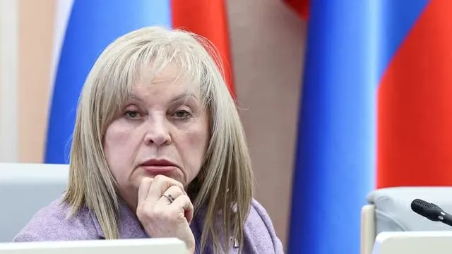 ЦИК объявил о запуске дистанционного электронного голосования в 33 субъектах, в том числе в Удмуртии. Голосование пройдёт в три дня — 18–20 сентября. Активисты призывают выбирать офлайн и быть внимательными к требованиям работодателей.