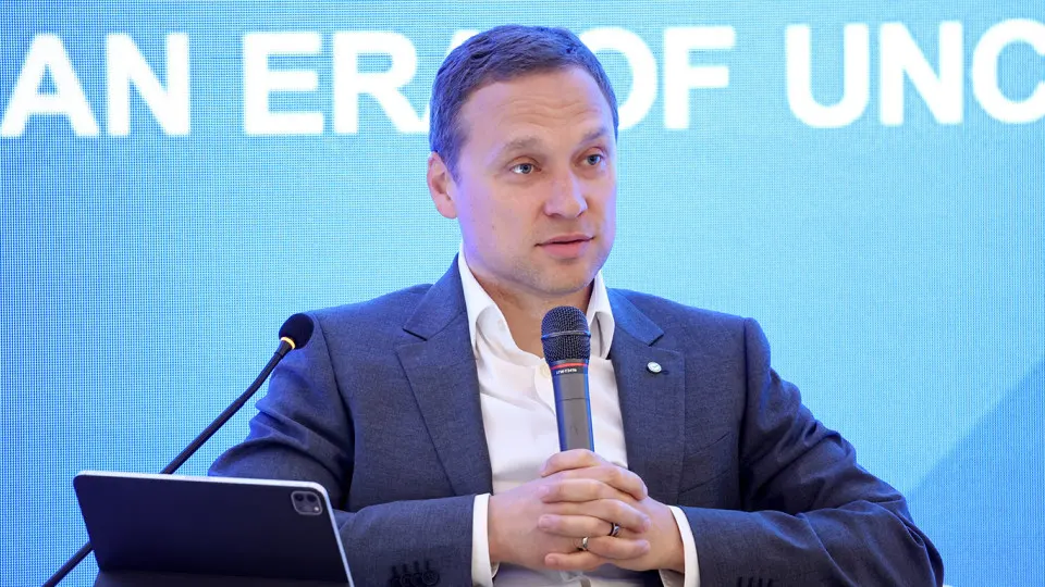 Зампред правления Сбербанка предупреждает о росте наличных у населения и оттоке средств из банков — тенденция усилилась на фоне увеличения налоговой нагрузки и ужесточения финансового мониторинга, особенно заметно среди малого и среднего бизнеса.
