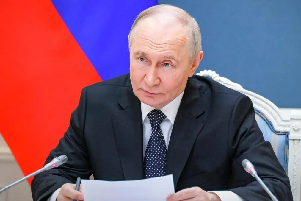Указ, вступивший в силу 1 июня 2026 года, позволяет российским должникам приостанавливать выплаты иностранным кредиторам из стран, признанных «недружественными», теперь включая и банковские вклады.