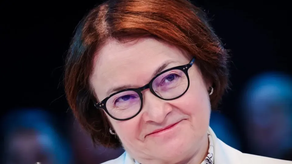 Отсутствие главы Центробанка на ключевых мероприятиях вызвало спекуляции. Ее появление на пресс‑конференции 19 июня и решение по ключевой ставке станут индикатором независимости регулятора на фоне поправок в бюджете и усиления военных расходов.