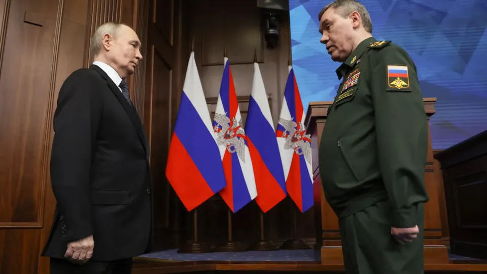 Российские войска резко увеличили число штурмовых атак, чтобы выполнить требование власти о полном захвате Донбасса. При этом в мае армия понесла территориальные потери — худший показатель с 2023 года.