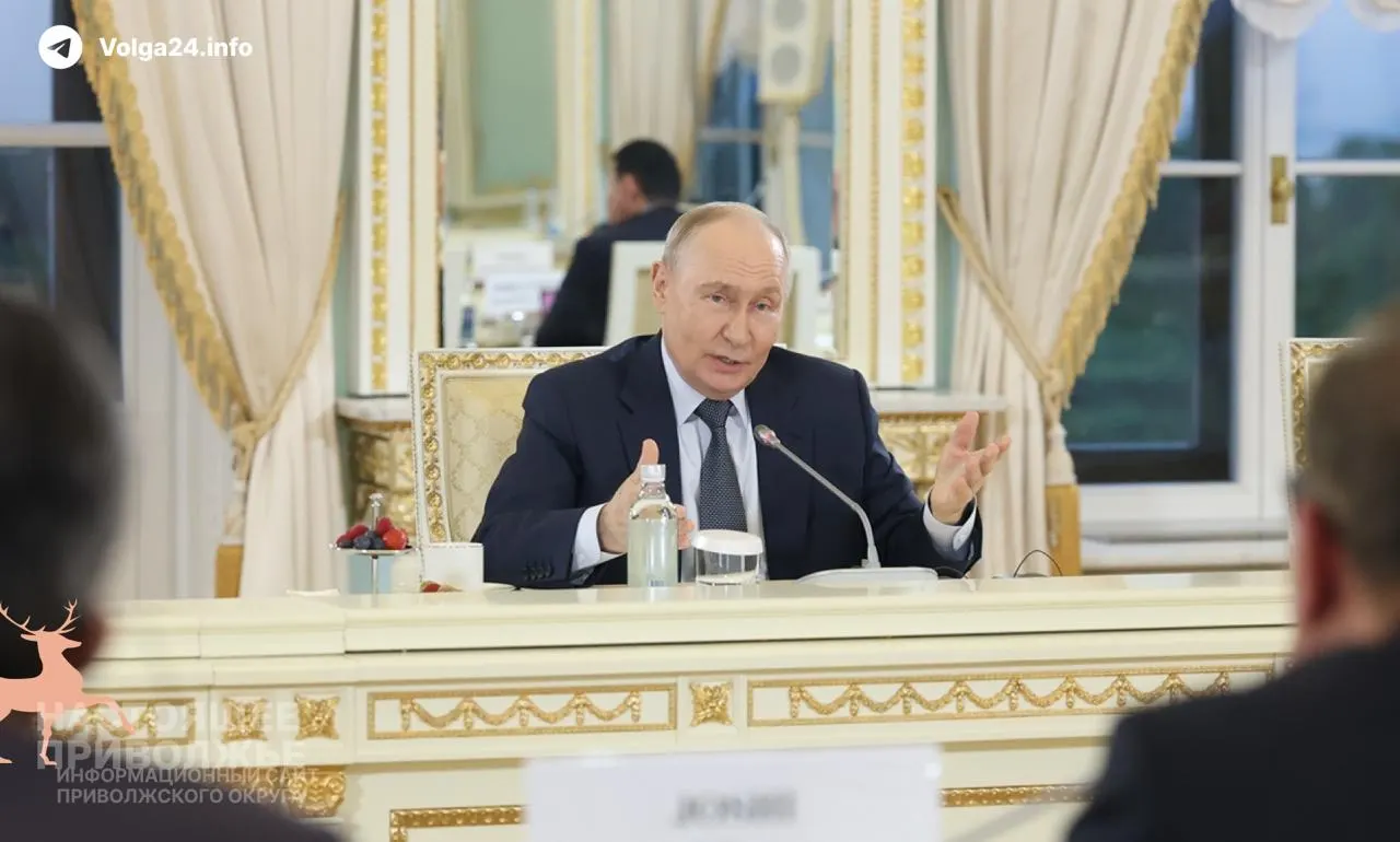 Президент заявил, что проблемы на внутреннем топливном рынке носят временный характер; ВВП за пять месяцев вырос на 0,2%, в мае — на 0,3%.
