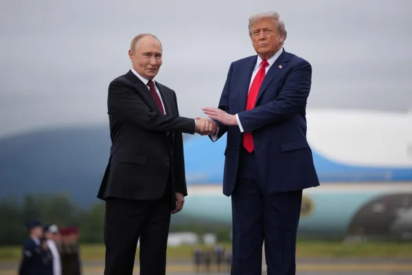 После встречи с Владимиром Зеленским на саммите НАТО в Анкаре Трамп планирует созвониться с Владимиром Путиным; в предыдущих беседах обсуждалась возможность прекращения войны в Украине.