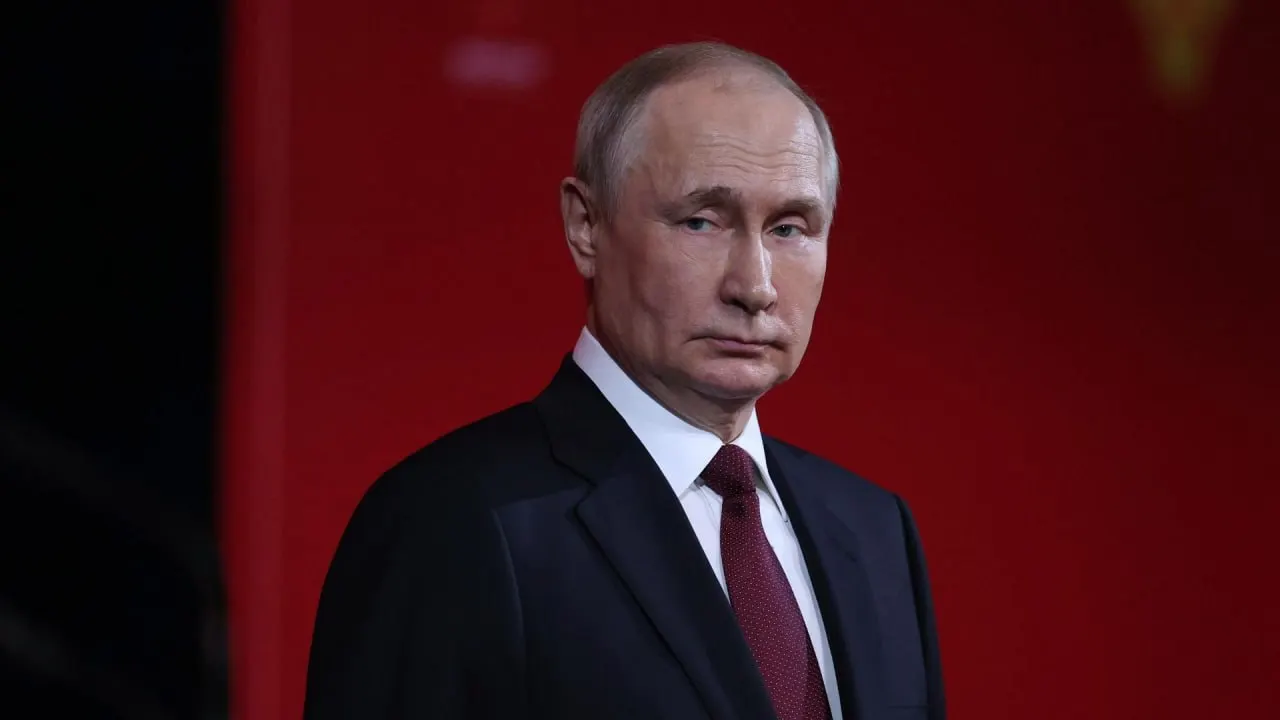 В Кремле заявили, что инициатива президента Казахстана о прекращении огня и возвращении к «Стамбульскому формату» отклонена. По словам пресс‑секретаря, Путин подробно рассказал о ходе спецоперации, и «заморозка невозможна» без выполнения предъявленных Москвой условий.