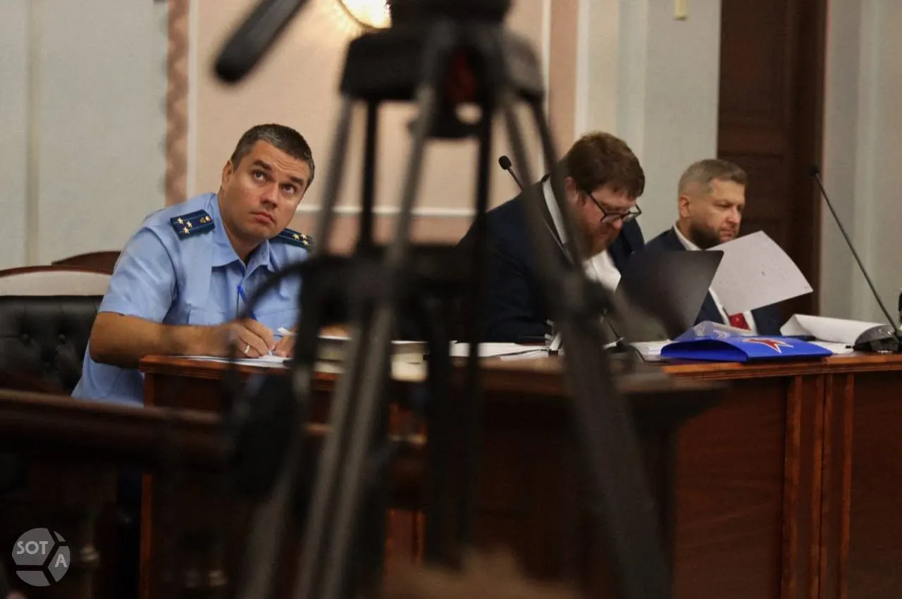Суд принял решение снять партию с участия в думских выборах на фоне обвинений в экстремистской деятельности и иностранном финансировании.