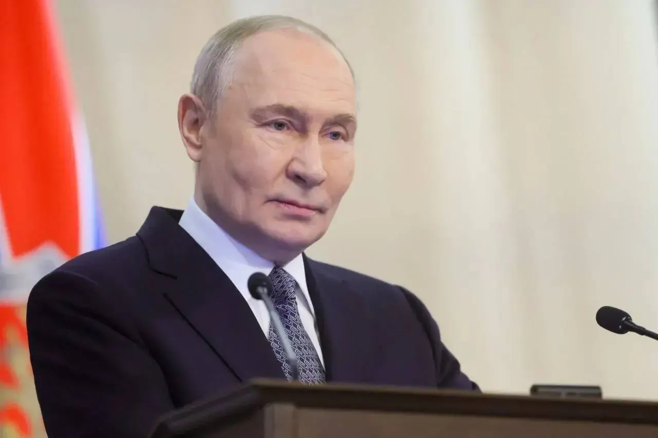 Президент поздравил десантников, подчеркнув их мужество и вклад в обороноспособность России в ходе специальной военной операции.