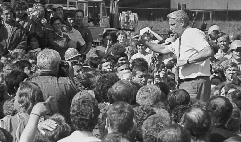 История 1990 года демонстрирует, как регионы России пытались расширить автономию внутри страны и как это повлияло на федеративную систему.