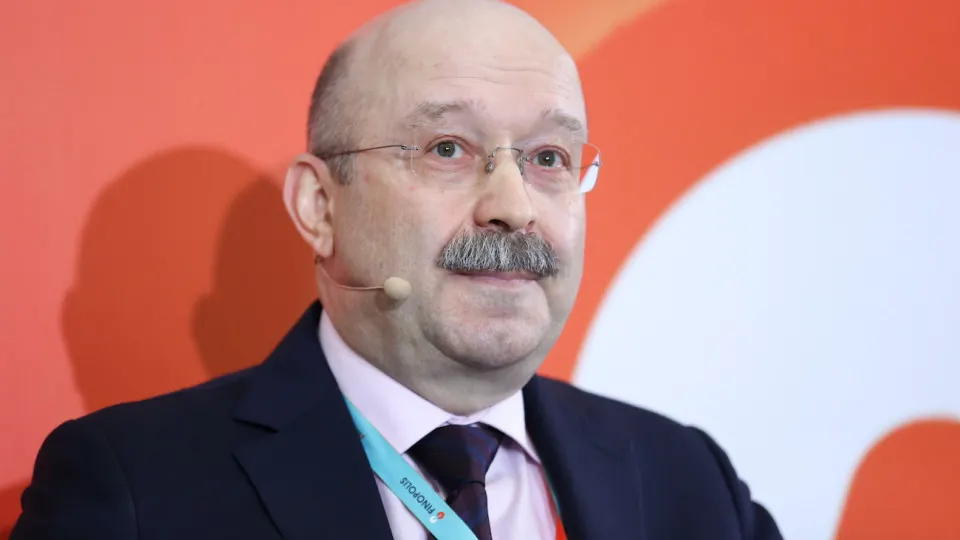 Эксперты предупреждают: милитаризация экономики невозможна и чревата разрушением экономической основы и серьёзными рисками для бюджета.