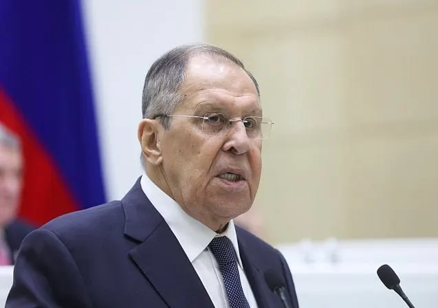 Министр иностранных дел России заявил, что обвинения Берлина и закрытие дипломатических объектов свидетельствуют об эскалации и напоминают предвоенные шаги.