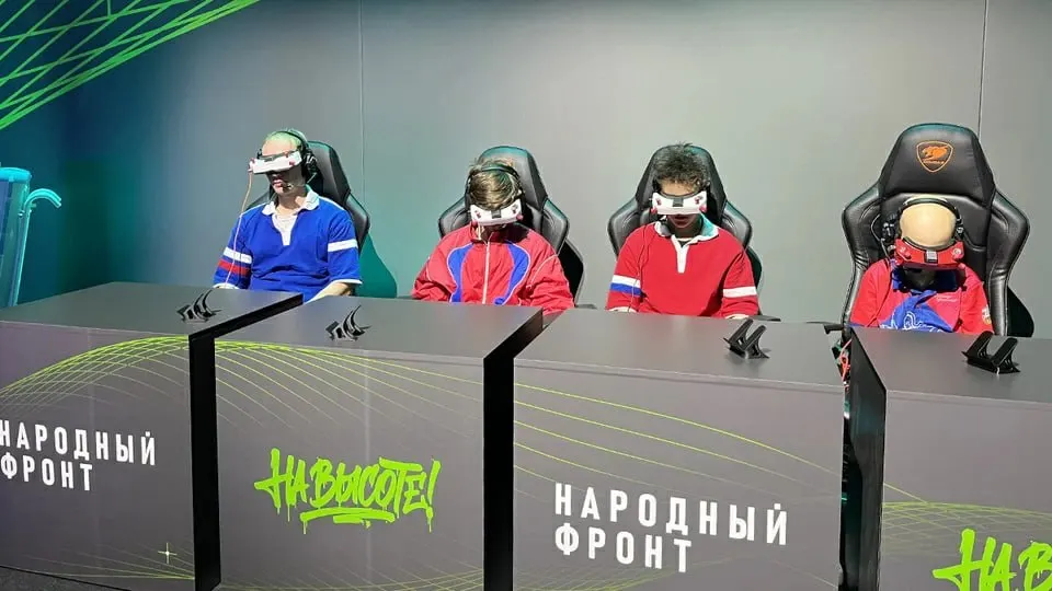 В пилотном режиме школьники шести регионов будут осваивать пилотирование, программирование и обслуживание дронов.