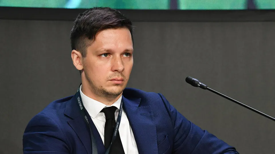 Разрастающийся государственный сектор вызывает дискуссии о влиянии на экономику, инвестиции и бюджет.