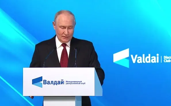 Президент обсудил причины конфликта, роль НАТО и пути мирного сосуществования, подчеркнув защиту российского суверенитета.