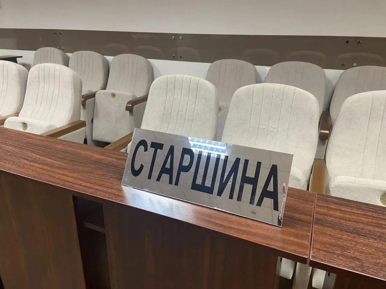 Законопроект предлагает сократить число заседателей вдвое и изменить роль судьи в совещательной комнате.