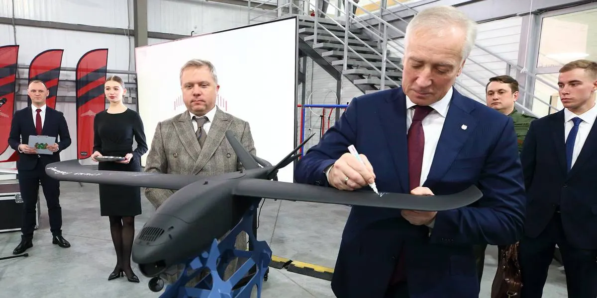 Регион не получил обещанные 250 млн рублей на развитие кластера беспилотников; сенатор потребовал проверить докапитализацию ФРП, а ФАС зафиксировала нарушения при закупках оборудования.