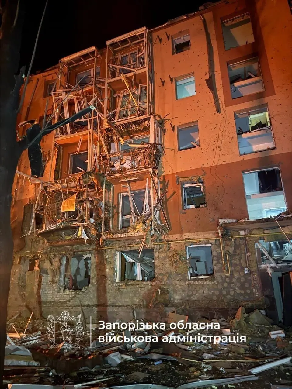 За ночь по регионам страны нанесены удары беспилотниками; часть НПЗ остановлена; осуждён бывший продюсер за призывы к терроризму; обсуждаются новые санкции США.