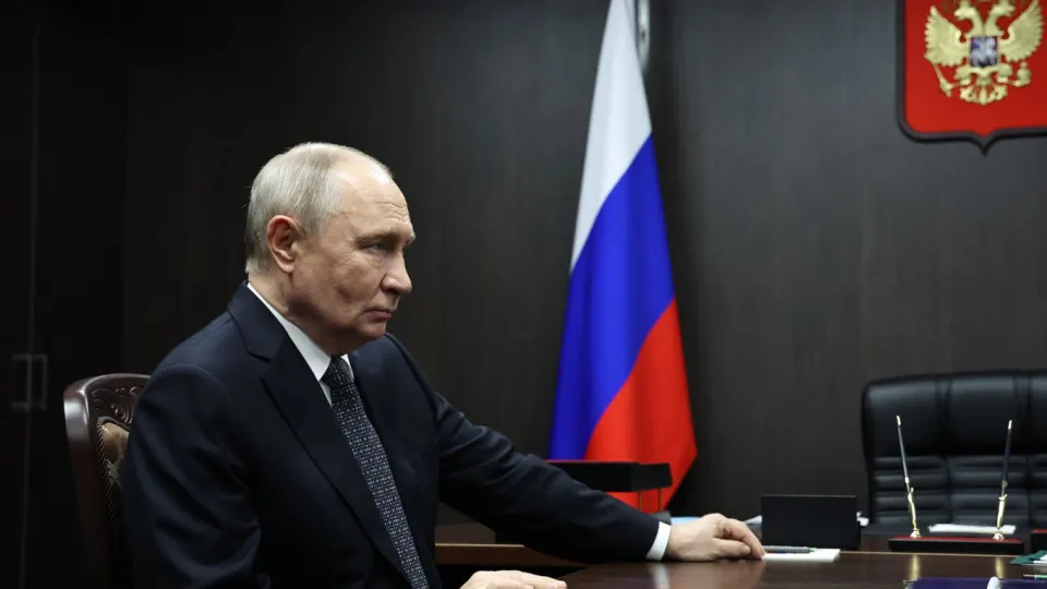 Россия обсуждает возобновление контактов в формате три стороны и меры обеспечения безопасности после мирного урегулирования конфликта на Украине.
